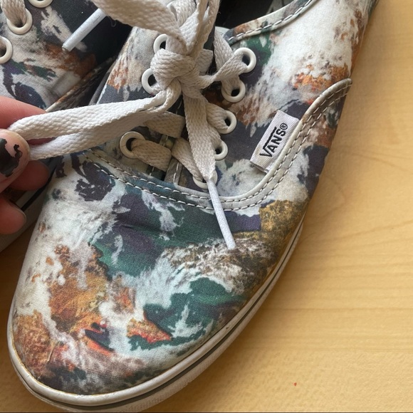 Vans - Earth Ozone & birds eye view themed size 6 - Picture 2 of 12